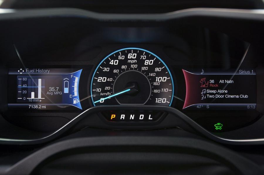  Ford C-Max Hybrid 2013 года  (фото 12 из 35)